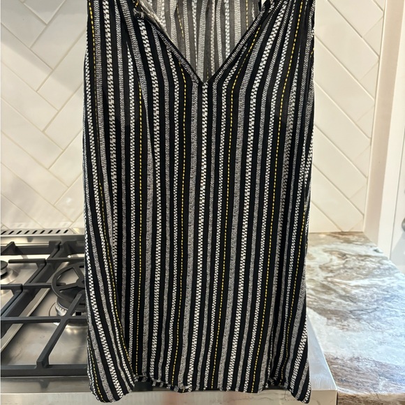 Old Navy lightweight cami top EUC - Picture 2 of 5